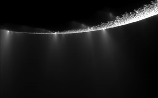 Illustration for article titled A Warm Seafloor On Enceladus Makes It A Prime Candidate For Life